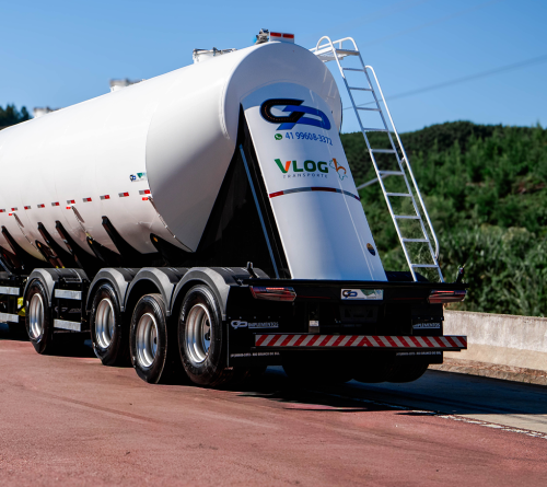 Visão traseira de silo rodoviário da GP Implementos
